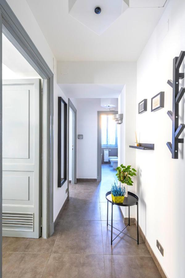 Hostly - Nicole Apartment Volturno- Full Rome Center 외부 사진