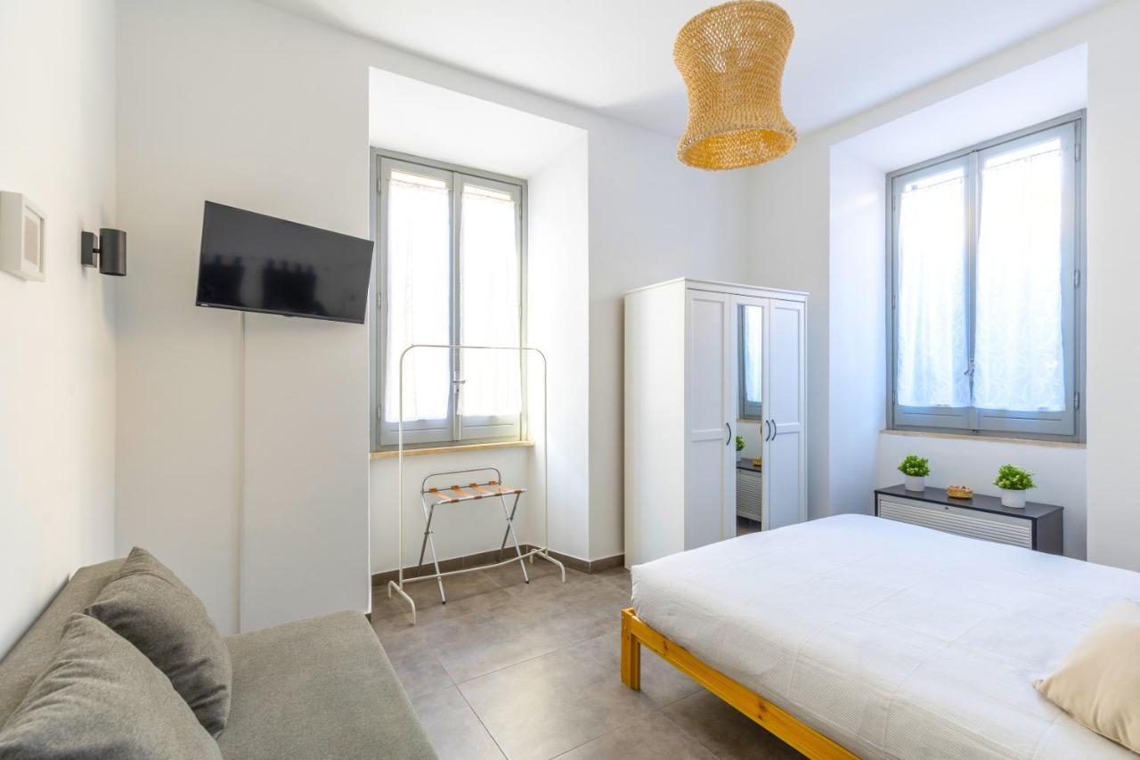 Hostly - Nicole Apartment Volturno- Full Rome Center 외부 사진